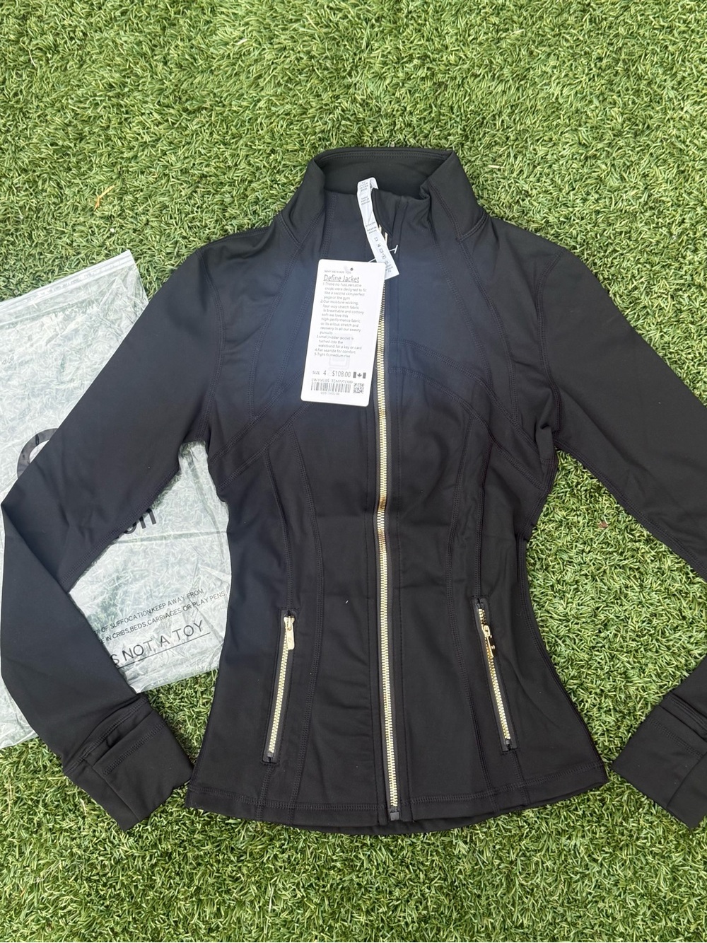Black lululemon womans define jacket gold zipper